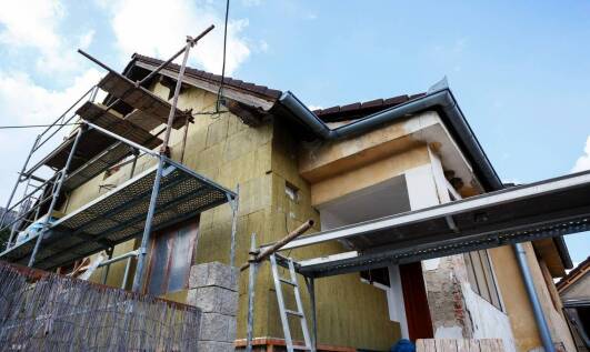 Jakie innowacje technologiczne wprowadzane są w produkcji drzwi zewnętrznych?