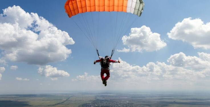 Jak wybrać odpowiednią wielkość latawca do kitesurfingu - porady dla początkujących i zaawansowanych