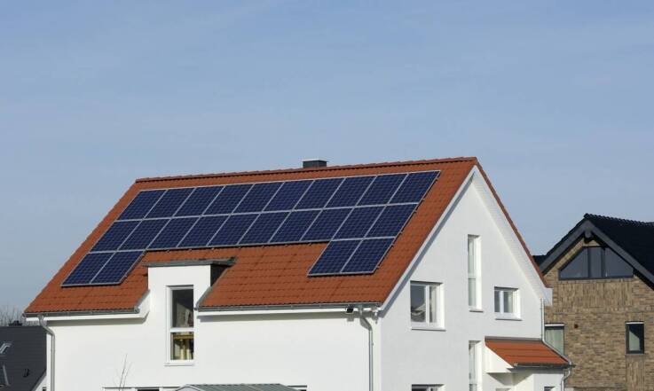 Systemy solarnych kolektorów do podgrzewania wody użytkowej - korzyści dla domu i środowiska
