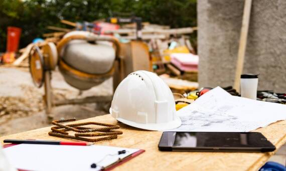 Jakie są korzyści z posiadania certyfikatu kompetencji zawodowych dla osób pracujących w transporcie międzynarodowym?