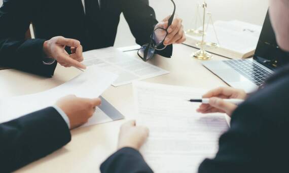 Regulacje prawa transportowego w zakresie przewozu osób