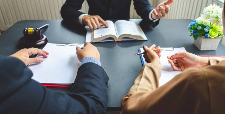 Restrukturyzacja długów dla osób fizycznych i przedsiębiorców: porównanie procesów