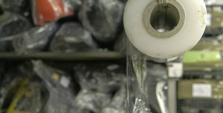 Folie termokurczliwe w e-commerce: jak poprawiają doświadczenia klientów?