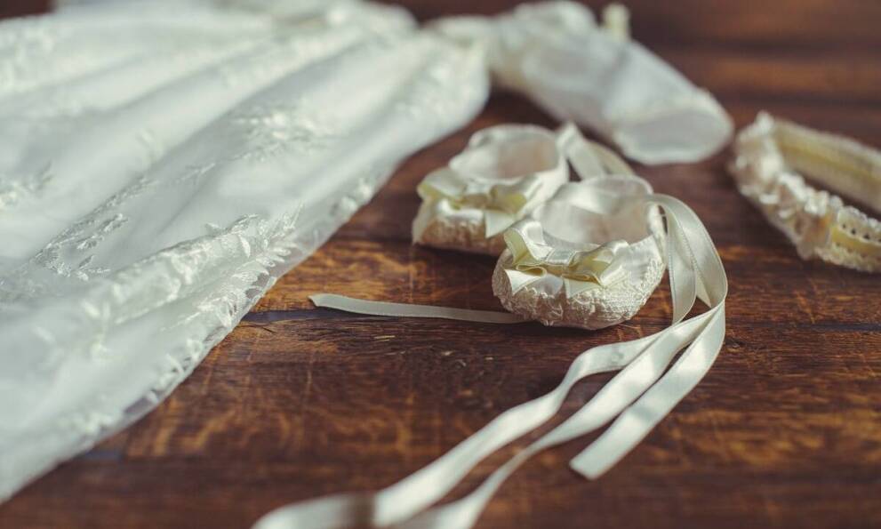 Jak zaproszenia na chrzest mogą stać się wyjątkową pamiątką dla rodziny?