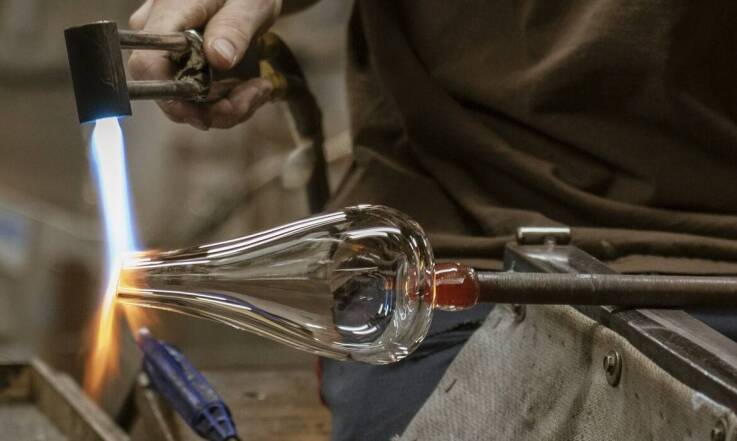 Jak wykonuje się grawer na szkle?