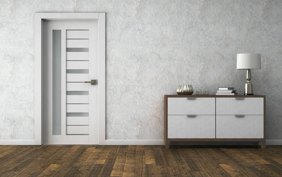 Drzwi wewnętrzne: jakie materiały wybrać dla trwałości i estetyki?