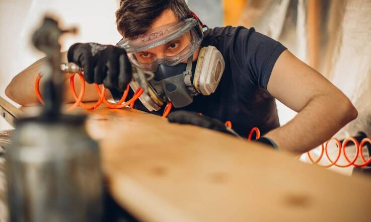 Poradnik wyboru odpowiedniej strugarki do drewna – na co zwrócić uwagę?