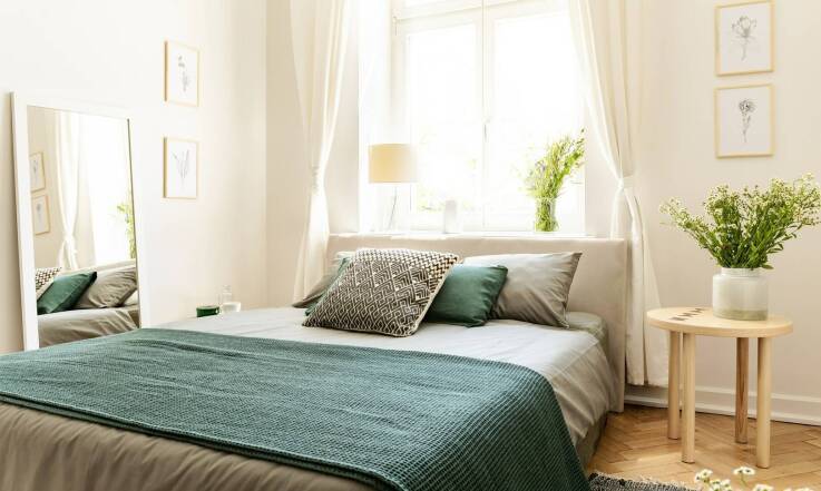 Sypialnia z prawdziwego zdarzenia w małym pomieszczeniu - jak urządzić