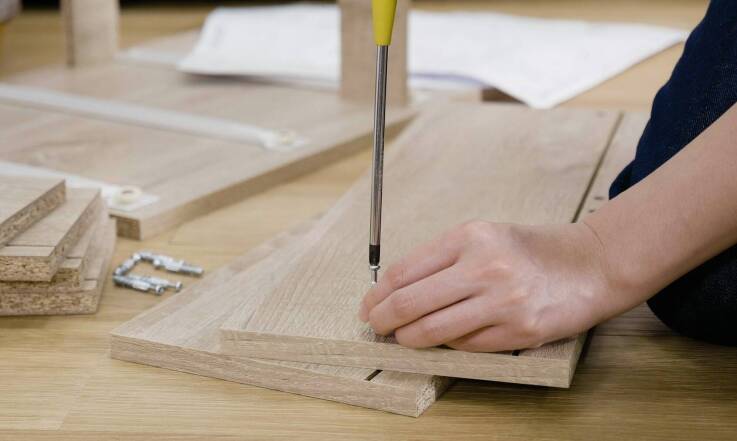 Ile kosztuje położenie paneli? Przegląd cen w dużych Polskich miastach