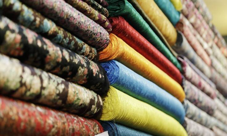 Jak dobrać kolory tekstyliów do wnętrza