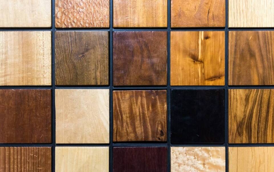 Wybór odpowiedniego rodzaju lakieru dla elementów meblowych: co warto wiedzieć?