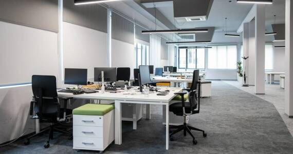 Jakie są korzyści z odpowiedniego zagospodarowania przestrzeni biurowej?