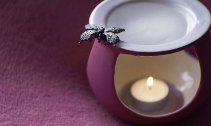 Jak zrobić kominek do aromaterapii? Stwórz własną oazę zapachów