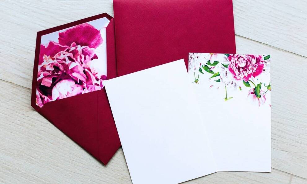 Porównanie cen druku zaproszeń ślubnych – na co zwrócić uwagę?