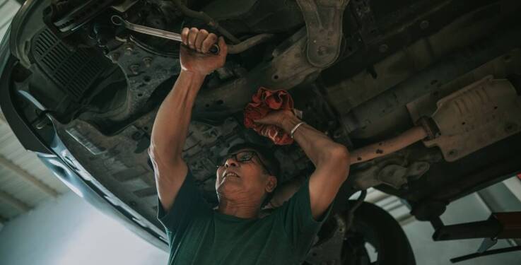 Jakie rodzaje sprzętu wulkanizacyjnego warto mieć w swoim warsztacie?