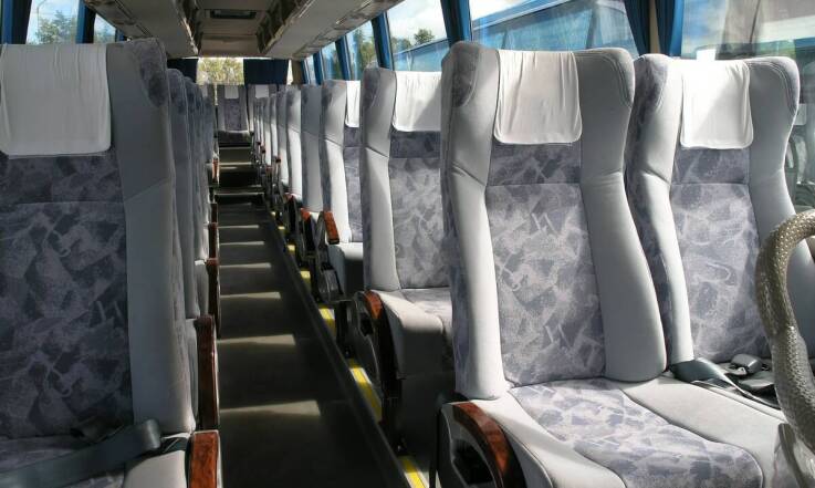 Flota busów na trasie Poznań - Austria: wyposażenie i udogodnienia dla pasażerów