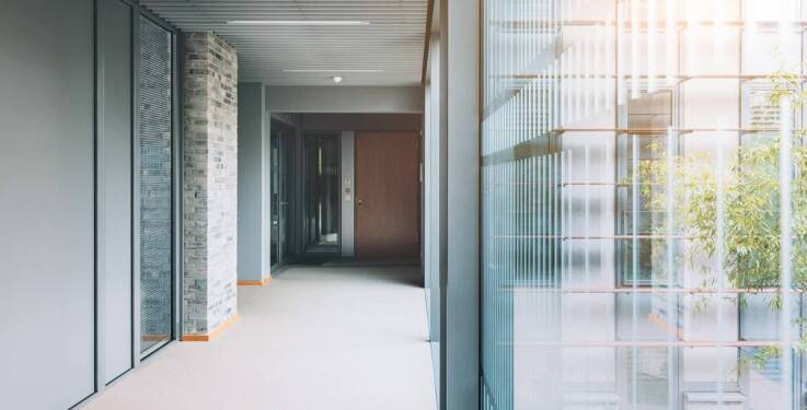 Dlaczego warto inwestować w nowoczesne instalacje elektryczne? Opinie specjalistów z Warszawy