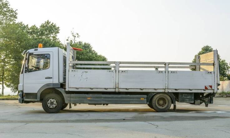Jak zabezpieczyć ładunek podczas taniego transportu w Warszawie?