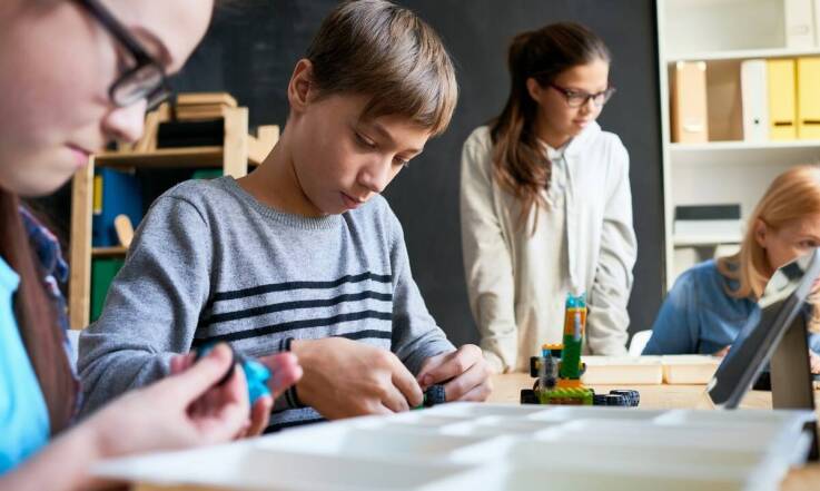 Co oferują edukacyjne warsztaty dla dzieci na Politechnice Warszawskiej?