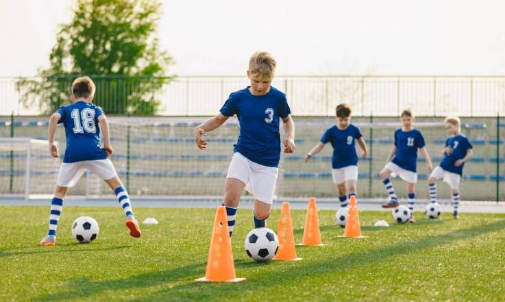 Współpraca Akademii Piłkarskiej Falubaz Zielona Góra z lokalnymi klubami piłkarskimi