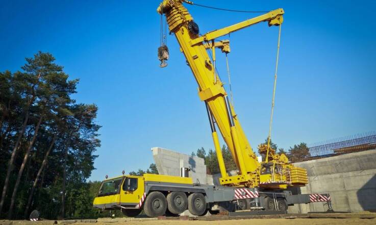 Kurs HDS Kalisz: Czy istnieją różnice w szkoleniu dla różnych rodzajów żurawi przenośnych?