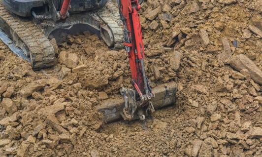 W jaki sposób koparka Yanmar SV22 może zwiększyć efektywność prac ziemnych?
