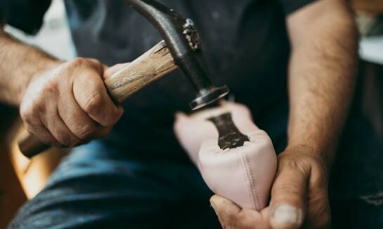 Jakie są różnice między butami do tańca ludowego a innymi rodzajami obuwia artystycznego?