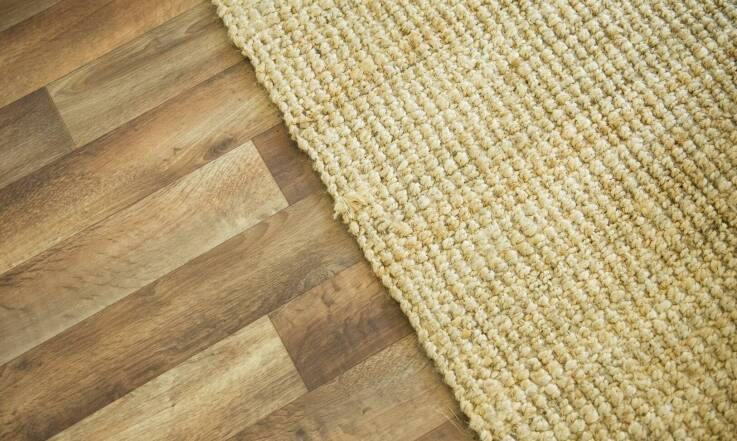 Skuteczne metody czyszczenia dywanu jutowego - zadbaj o jego trwałość