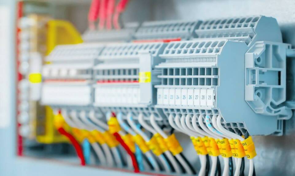 Wpływ przekaźników mocy na rozwój infrastruktury ładowania pojazdów elektrycznych