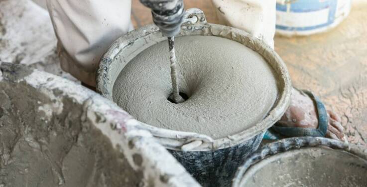 Poradnik: jak efektywnie korzystać z mieszalnika do zaprawy w budownictwie