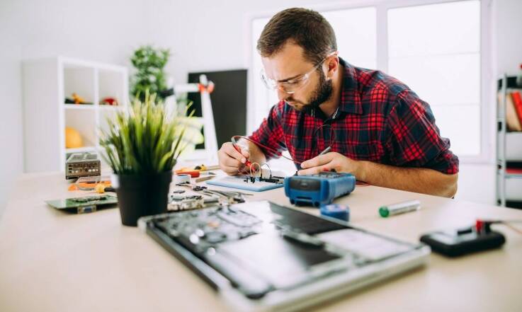 Czym charakteryzuje się profesjonalny serwis sprzętu RTV?