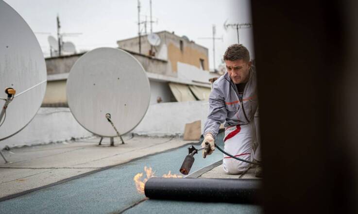 Jakie czynniki decydują o skuteczności hydroizolacji tarasów?