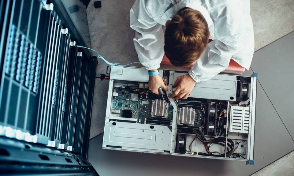 Jak usługi informatyczne zwiększają efektywność biznesu?