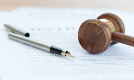 Jakie są korzyści i ryzyka licytacji komorniczych?