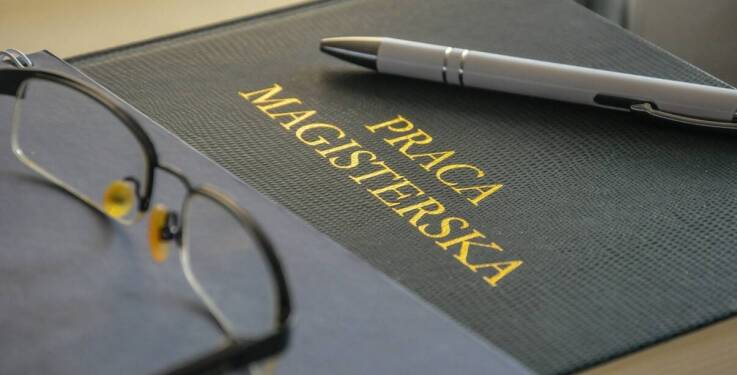 Prawo cywilne a umowy: wsparcie prawnika w sporządzaniu i analizie dokumentów