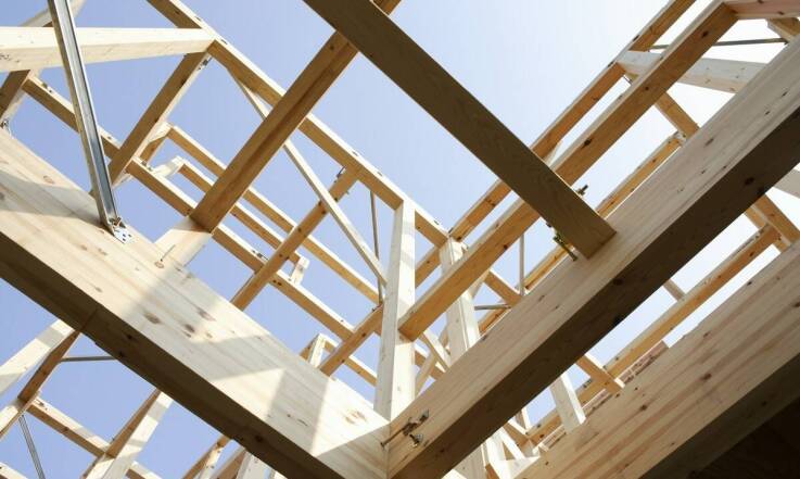 Jak projektowanie wpływa na jakość prefabrykowanych konstrukcji drewnianych?