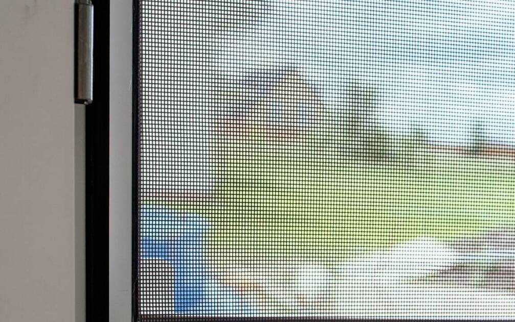 Moskitiery plisowane - rozwiązanie dla alergików i osób wrażliwych na pyłki