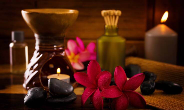 Aromaterapia: poznaj zastosowanie i działanie różnych olejków eterycznych