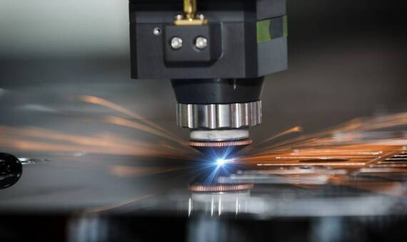 Zalety cięcia blachy laserem w przemyśle