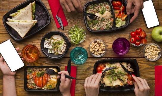 Dlaczego wygoda dostawy obiadów domowych ma znaczenie dla zapracowanych osób?