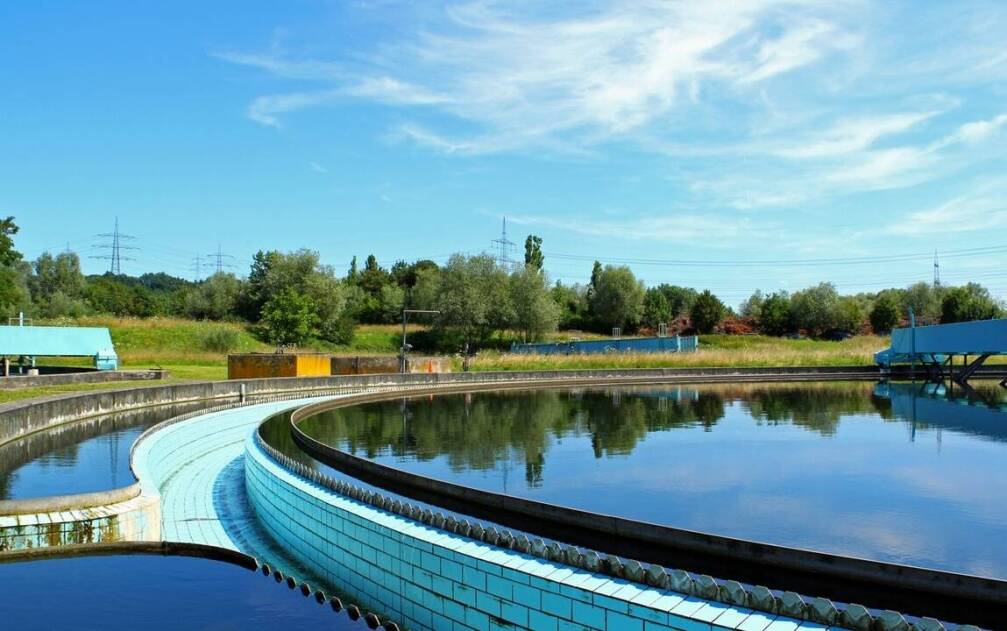 Przepompownie melioracyjne – ich rola w ochronie przed powodziami i zarządzaniu wodami