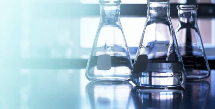 Bezpieczeństwo pracy z węglanem dietylu – co warto wiedzieć?