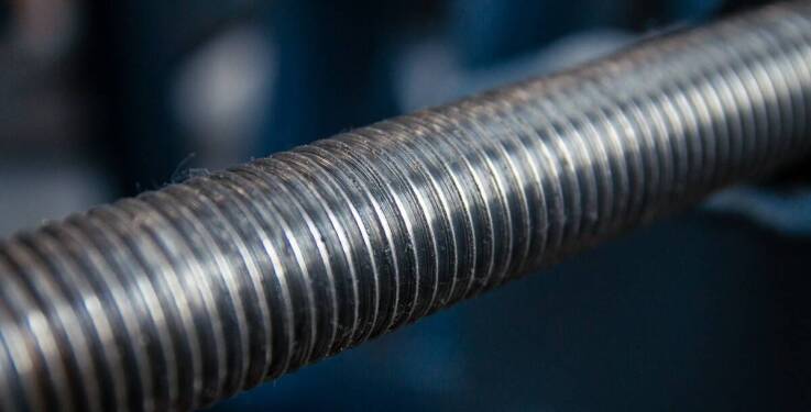 Bednarka nierdzewna a efektywność energetyczna budynków – co warto wiedzieć?