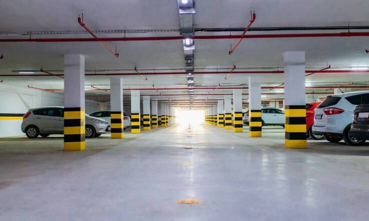 Jakie środki bezpieczeństwa stosowane są na naszym parkingu w Pyrzowicach?