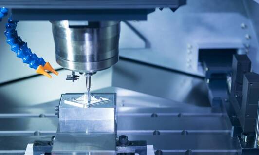 Wpływ technologii CNC na przyszłość przemysłu metalowego: co nas czeka?