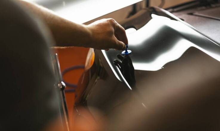 Jak dbać o lakier samochodowy, aby uniknąć kosztownych napraw?