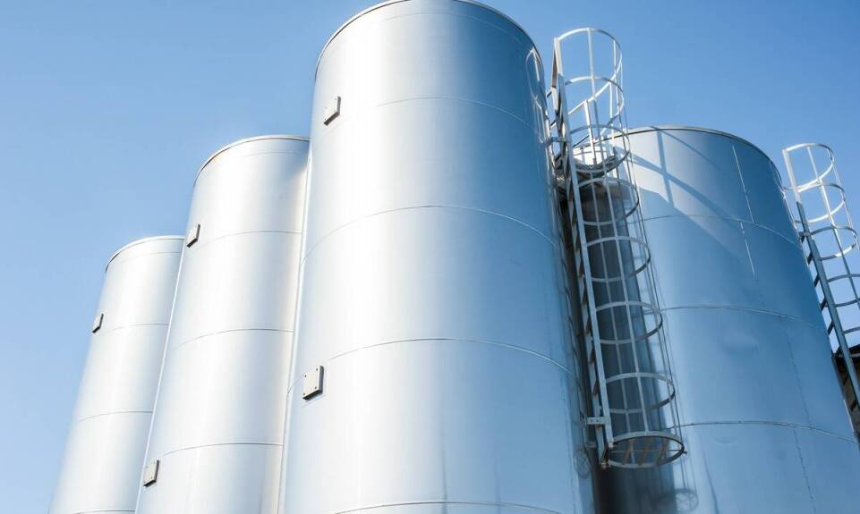Silosy magazynowe – jak zwiększyć ich wydajność i funkcjonalność?