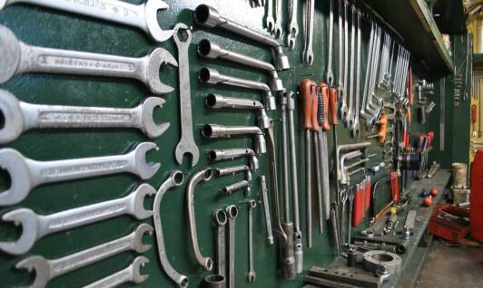 Jak dbać o garaż blaszany 3x5 drewnopodobny, aby zachował swój wygląd przez lata?