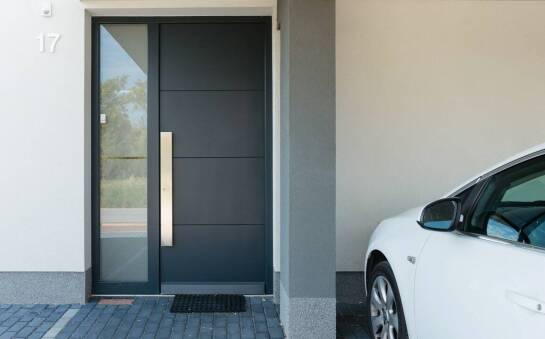 Dlaczego drzwi stalowe na wymiar są idealnym wyborem do biur i przestrzeni komercyjnych?