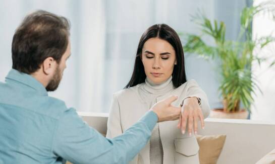 Psychoterapia ericksonowska: czym się wyróżnia na tle innych metod?